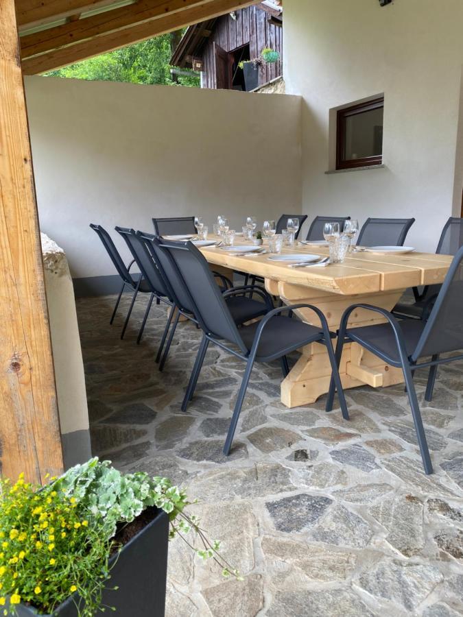 Posestvo Tmzek Villa โบเว็ก ภายนอก รูปภาพ