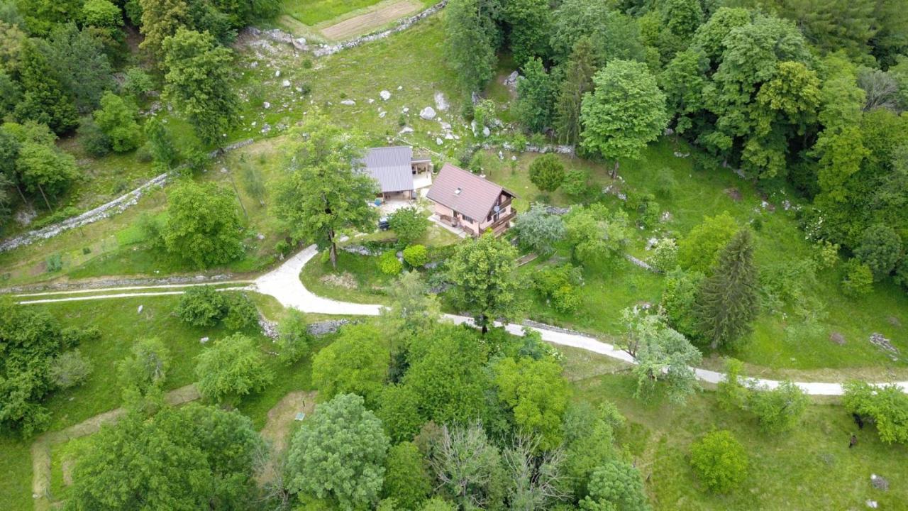 Posestvo Tmzek Villa โบเว็ก ภายนอก รูปภาพ